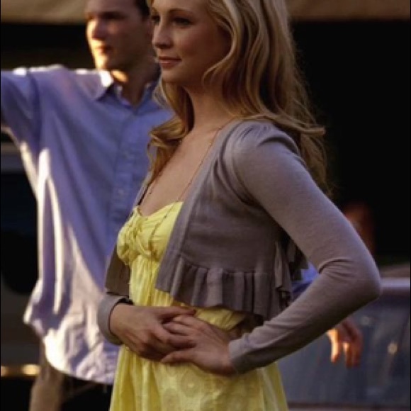 🎉 IDENTIFIED 🎉 Caroline Forbes Ruffled Cardigan - Picture 2 of 6